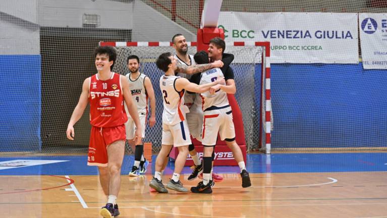 Veselje Jadranovih košarkarjev po zmagi proti Mantovi (FOTODAMJ@N)