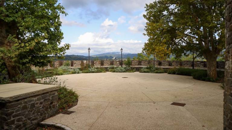 Grajsko dvorišče kraj druženja in kulture