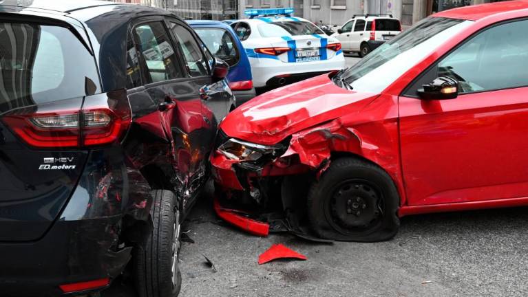 V nesrečo v Ul. Fabio Severo vpletena dva avtomobila