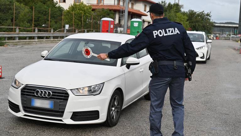 Bruselj Italijo in Slovenijo pozval k postopni odpravi nadzora na mejah