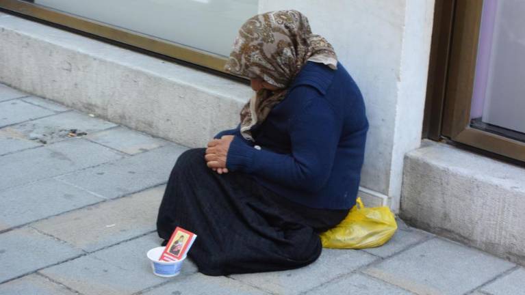 Izgon za največ 12 mesecev