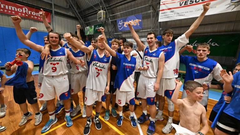 Bor Radenska napredoval v C-ligo