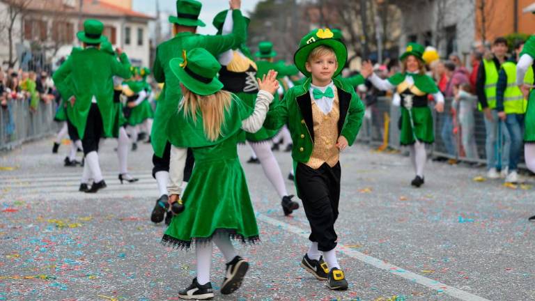 Sobotnim sprevodom bi znala delno ponagajati le burja