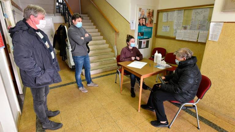 Zbiranje podpisov proti fašistični propagandi s polno paro