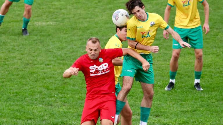 »Delfini« doma, v Križu prvi derbi