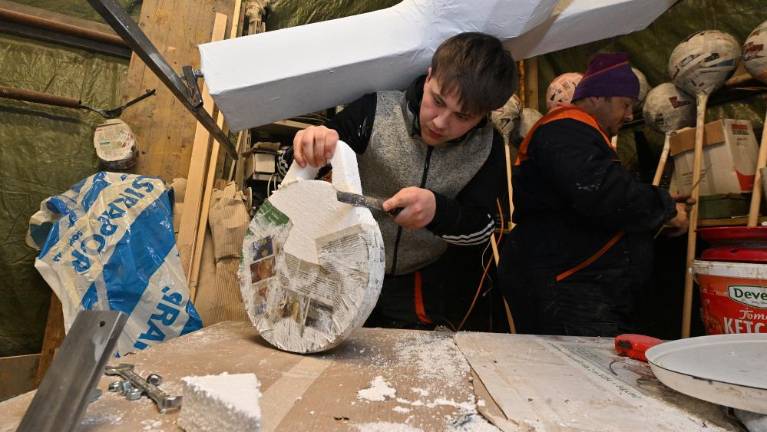 Za praprovske pustarje »bulše tramvaj ku leteča jajca«