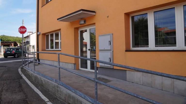 Malčki vrtca Čriček začasno v knjižnico