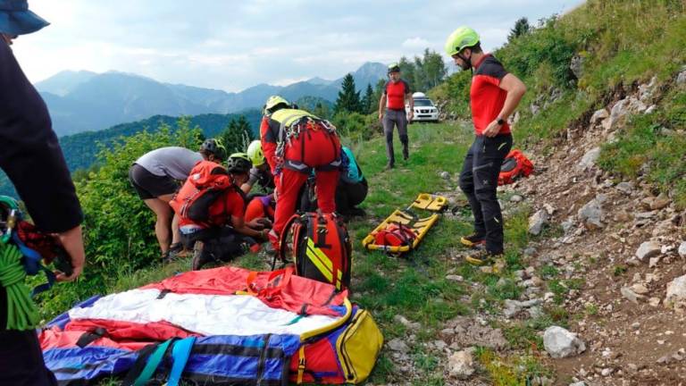 Na Kobali se je huje poškodovala jadralna padalka