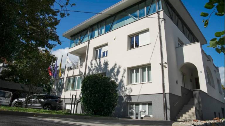 Sova: trije predstavniki Black Cubea so bili na sedežu SDS