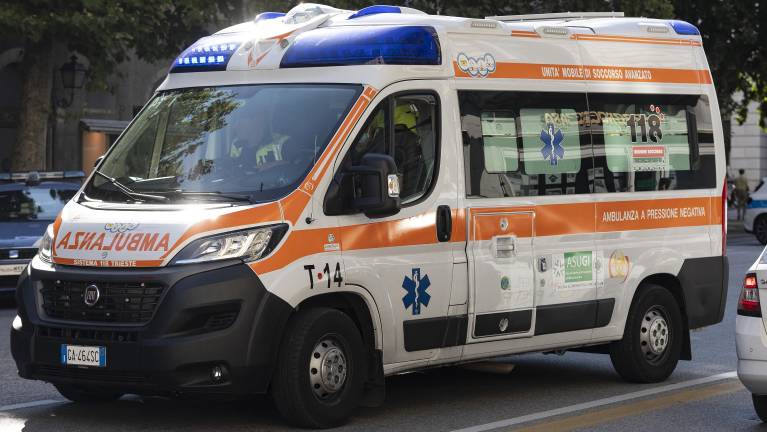V trku z avtobusom umrl motorist