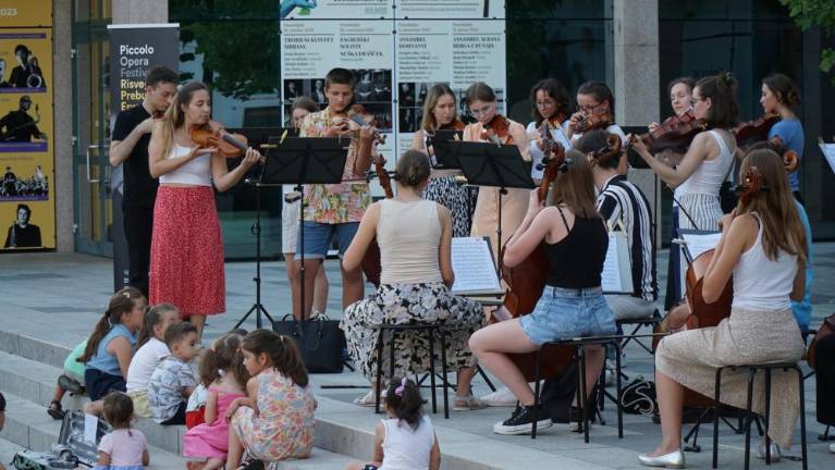 Mladi in glasba brišejo mejo