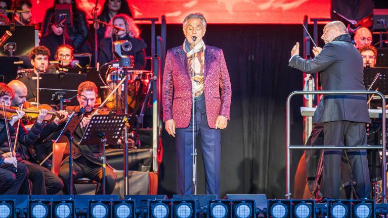 Ob 50-letnici potresa Bocelli zapel v Guminu