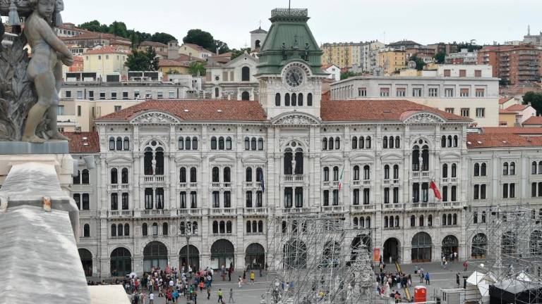 Pomemben sklep postal grdo politično poglavje