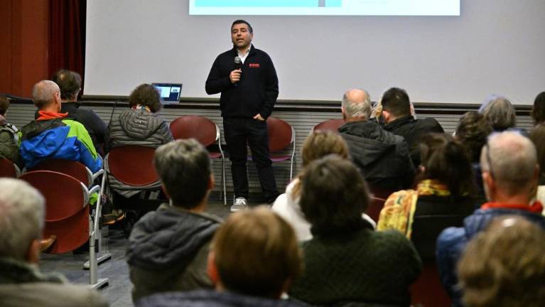 Oskrbujejo rane in psiho mladih migrantov