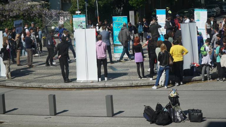 Izsledke strnili na dvanajstih dvojezičnih panojih