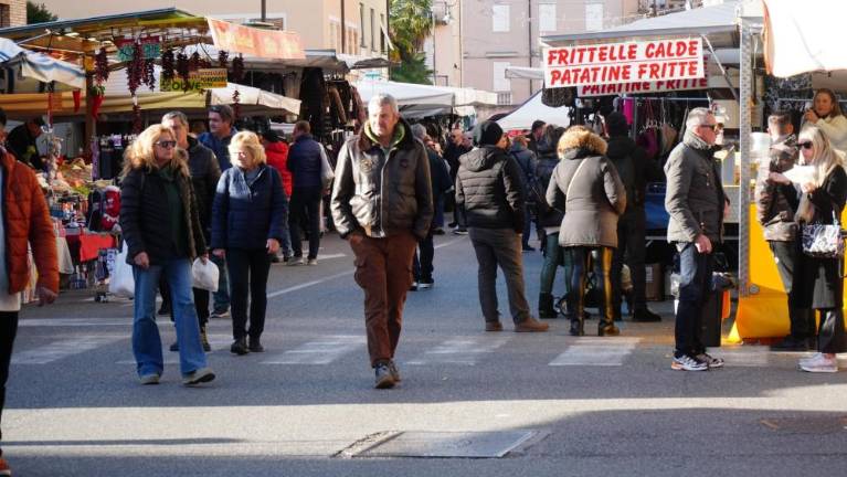 Vrtiljaki, sladkarije in stojnice: pričel se je Andrejev sejem