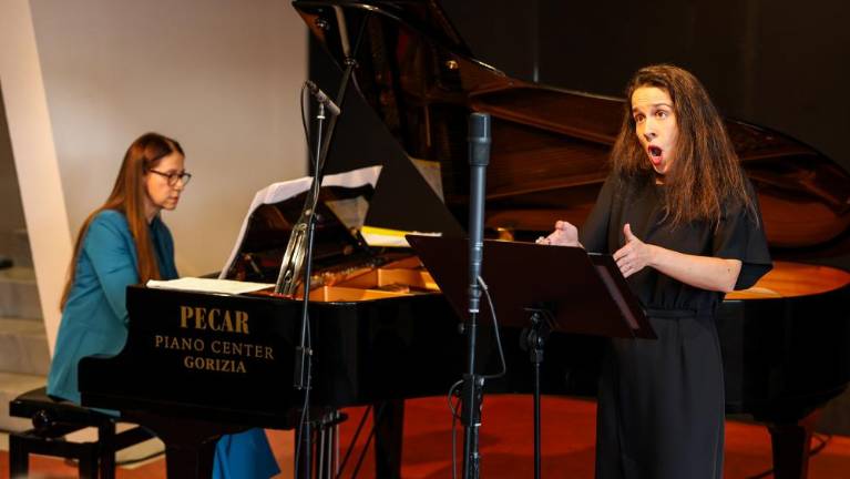 Odmevali samospevi o ljubezni