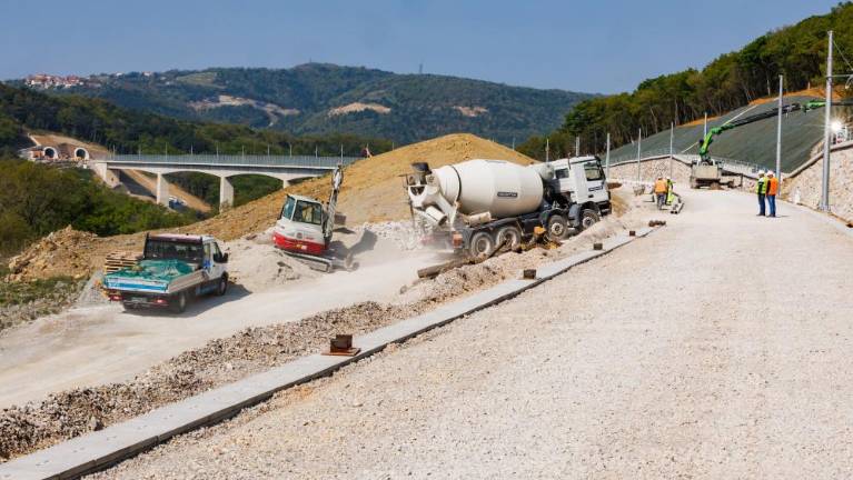 Drugi tir med Divačo in Koprom že 80-odstotno dokončan