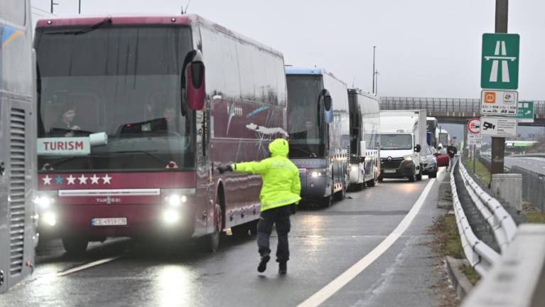 Zaradi ledu zaprli tudi mejni prehod Fernetiči