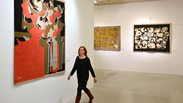 Bogdan Grom tkal oblike in barve različnih kultur