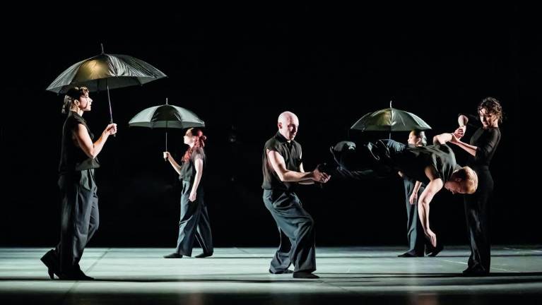 Brezmejno telo sklenili poetično