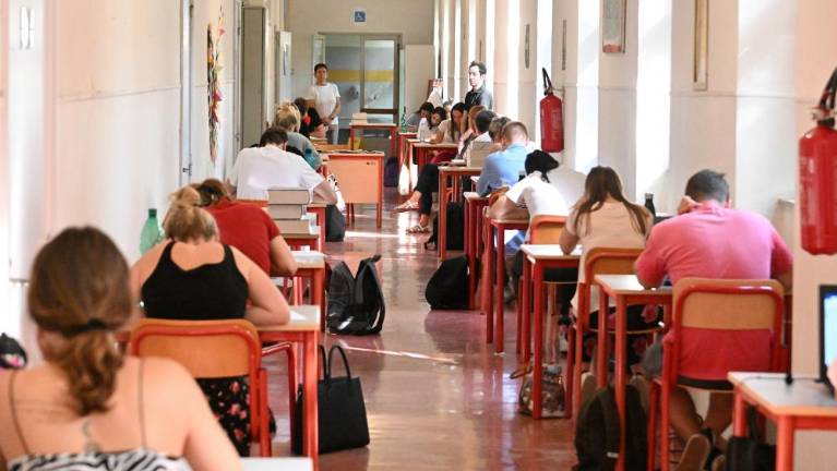Za 160 višješolcev se začenja matura