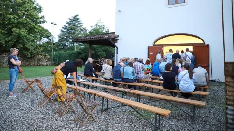 Pevski poklon Oliverju Dragojeviću