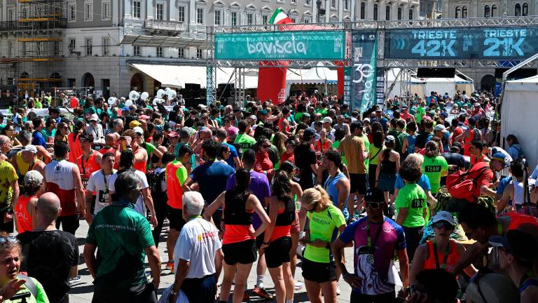 10.000 tekačic in tekačev preplavilo Trst