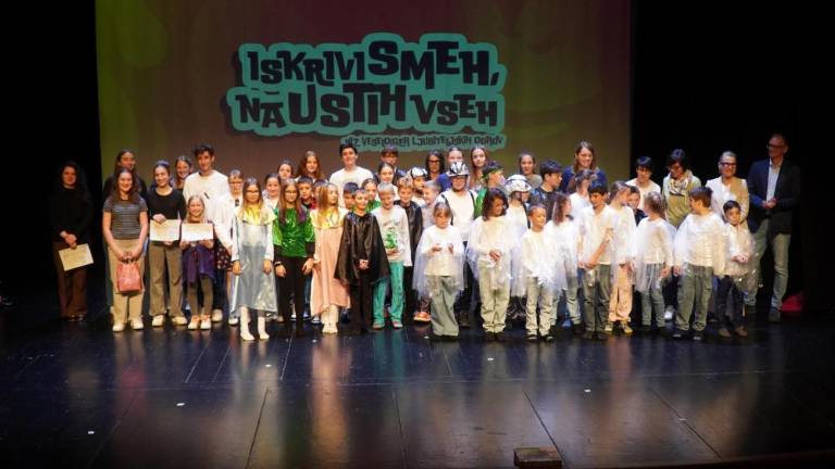 Nagradili devet premiernih uprizoritev