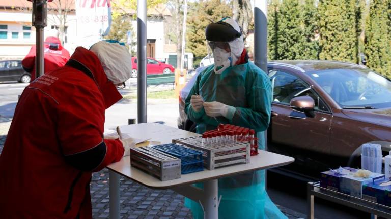 Na Hrvaškem 27 mrtvih in več kot 2.000 okužb