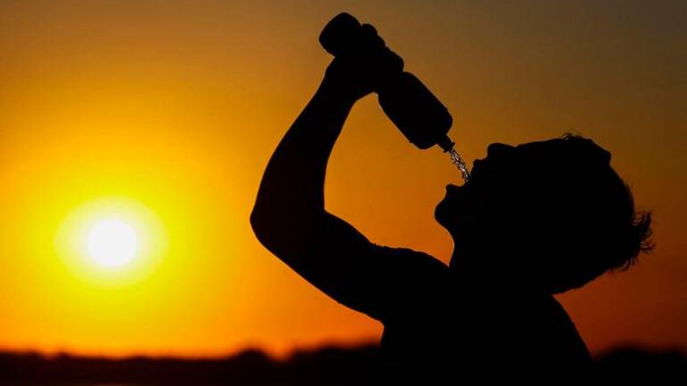 Arso zaradi prihajajoče vročine za Primorsko objavil oranžno opozorilo