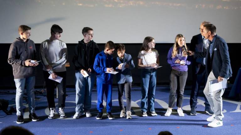 Ob svetovnem dnevu varčevanja nagradili odličnjake