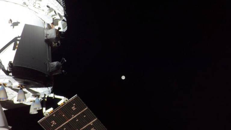 Astronavti misije Artemis 2 čez polovico poti do Lune