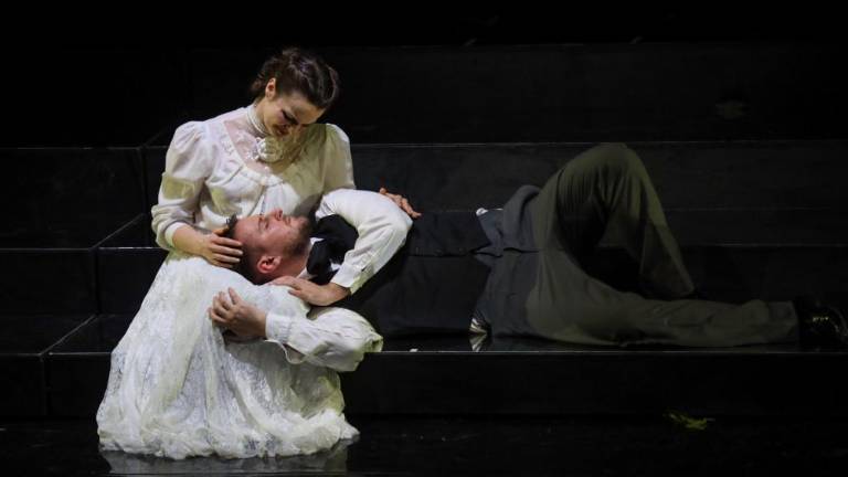 Tok Carlove zavesti v poetični glasbeni predstavi