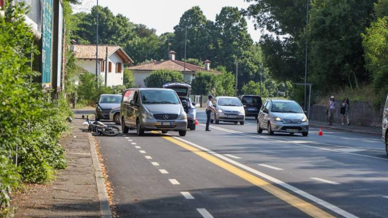 V Gorici 23-letnik z motorjem v smrt