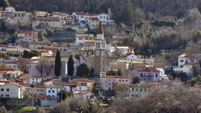 Dolina: občina se bo pritožila zoper sodbo o srenji