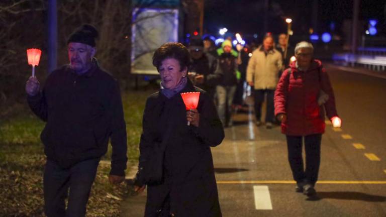 S čezmejno baklado pomagali hospicu