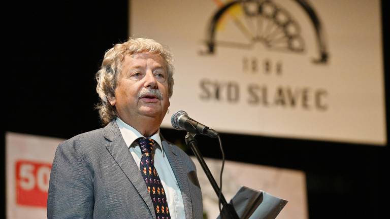 Opažajo brezbrižnost za knjigo in branje