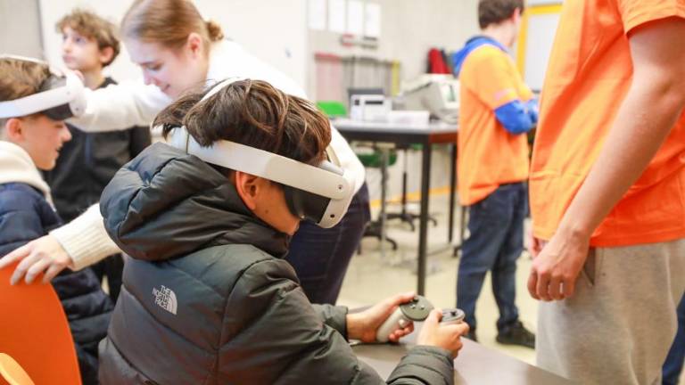 Slovenske drugostopenjske srednje šole na stežaj odprle vrata