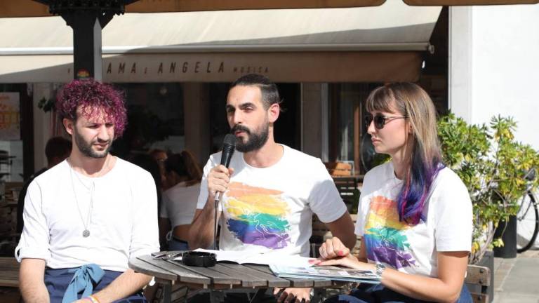 Čezmejno, dvojezično, vključujoče