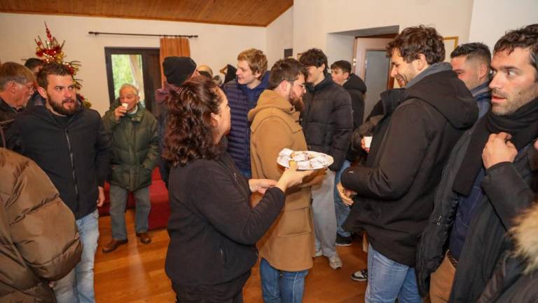 Koledniška pesem odmevala med snežinkami