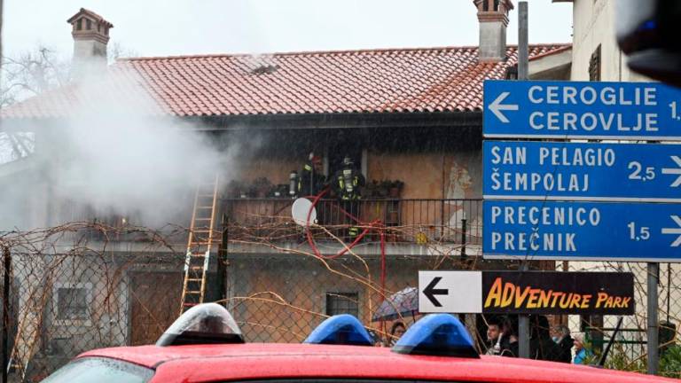 Zagorela hiša v Mavhinjah (foto)