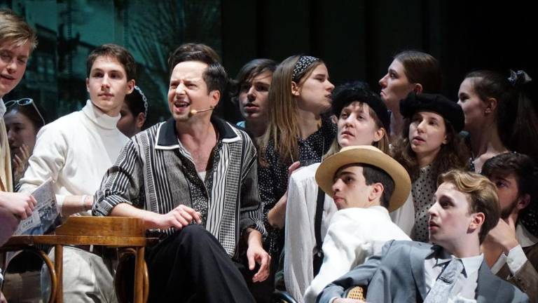 Predstava od Nice do Gorice se seli na prosto