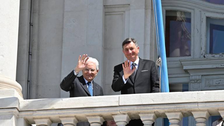 Na nagrajevanje dveh predsednikov vabijo tudi občane