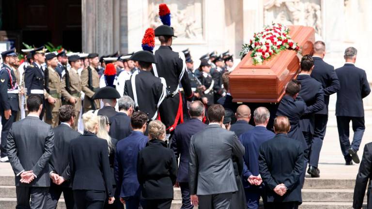 Množičen poslednji pozdrav Berlusconiju