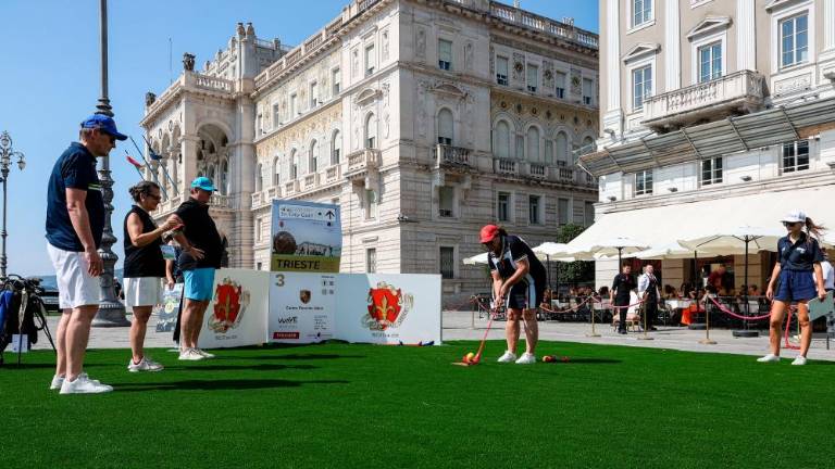 Tržaško mestno središče postalo golf igrišče