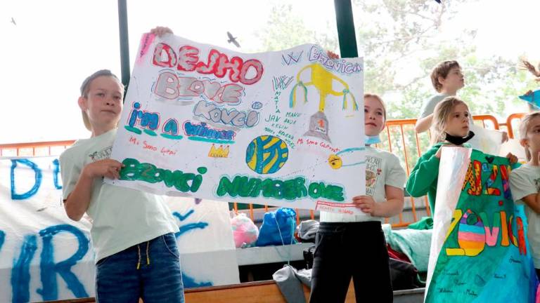 Deželni šolski finale v igri med dvema ognjema