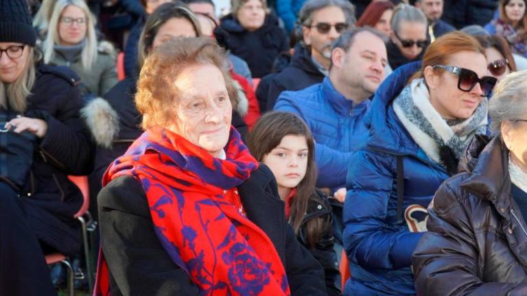 Ob obletnici otroci vrtcu zapeli himno