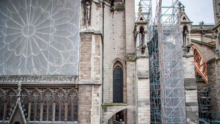 Po koronavirusu spet stekla prenova katedrale Notre Dame