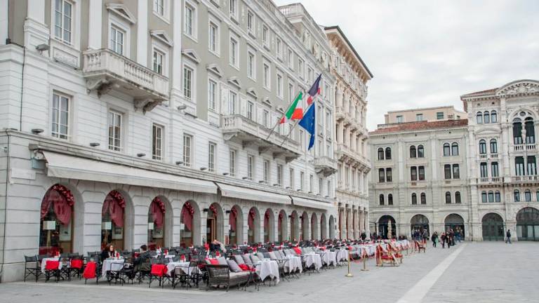 Trst se je prebudil v rdeči coni